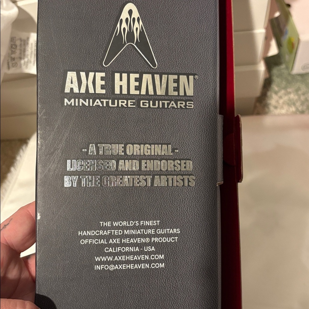 Michael Anthony JD Guitar Mini - Picture 5 of 5
